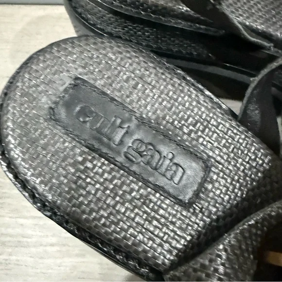 Cult Gaia Sandals Azariah Platform in Raffia Black - Picture 3 of 9